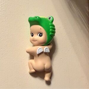 Sonny angel looking back crocodile hipper